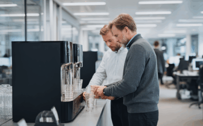 Jak dystrybutor wody może zwiększyć produktywność Twojego zespołu?